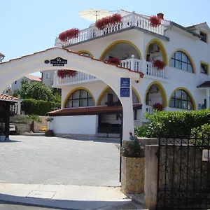 villa-flora-malinska.primorje-gorskikotar.com/