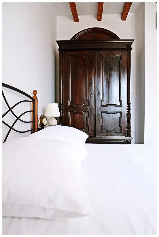 Guest House Tragurion Trogir 3*,