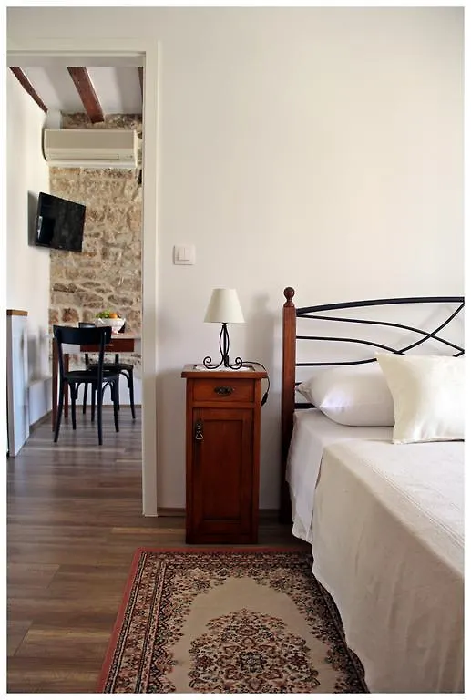 Guest House Tragurion Trogir 3*,  Croatia